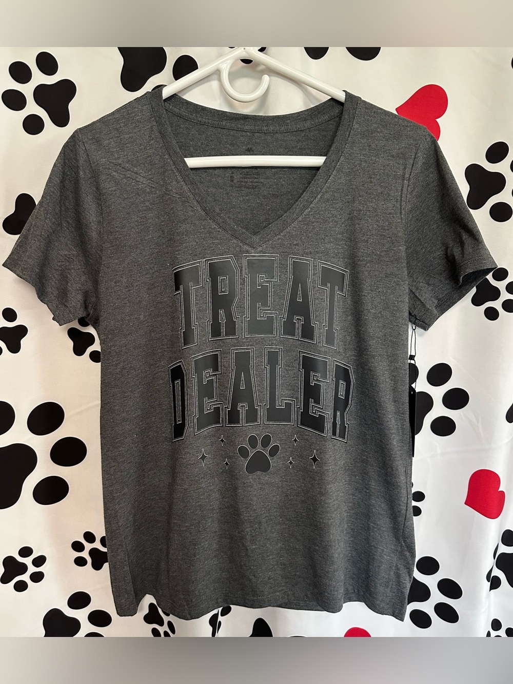 Dog Graphic V-Neck Tee - NWT/NIP